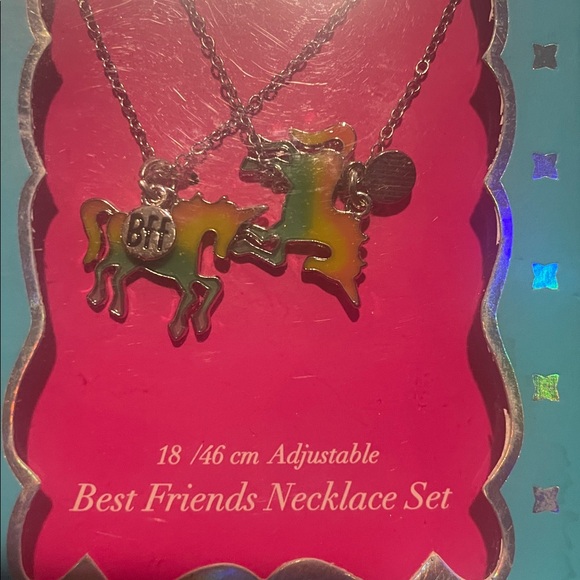 Best Friends Necklace Set - Picture 2 of 4